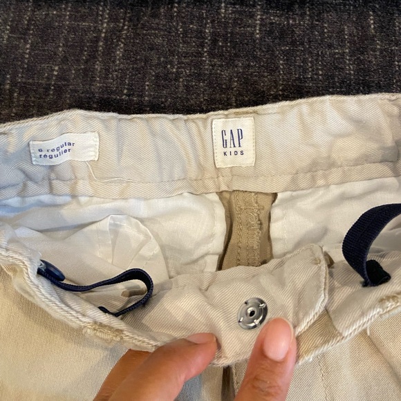 GAP kids khaki shorts, size 6 - Picture 5 of 6